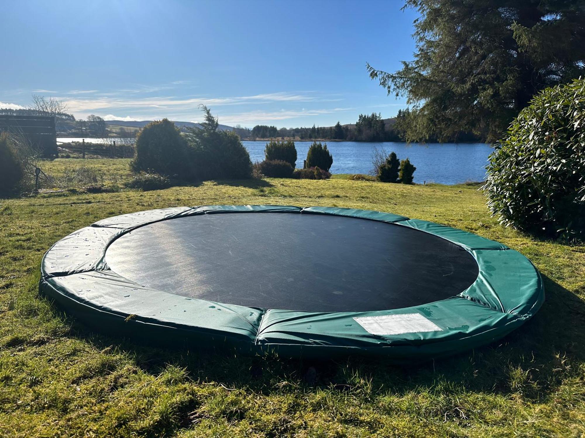 Lochside Lodge Pod Лейрг Екстериор снимка