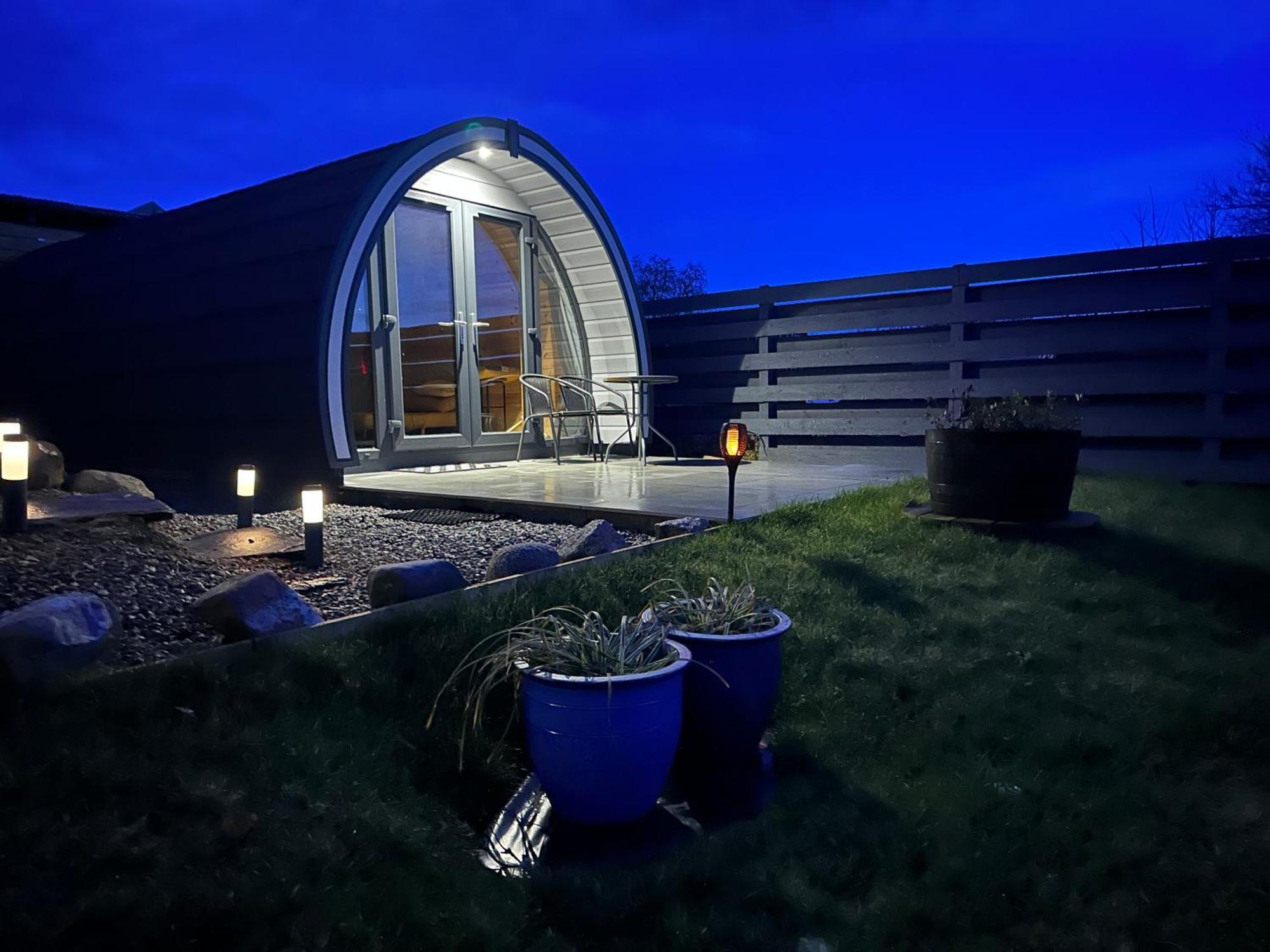 Lochside Lodge Pod Лейрг Екстериор снимка